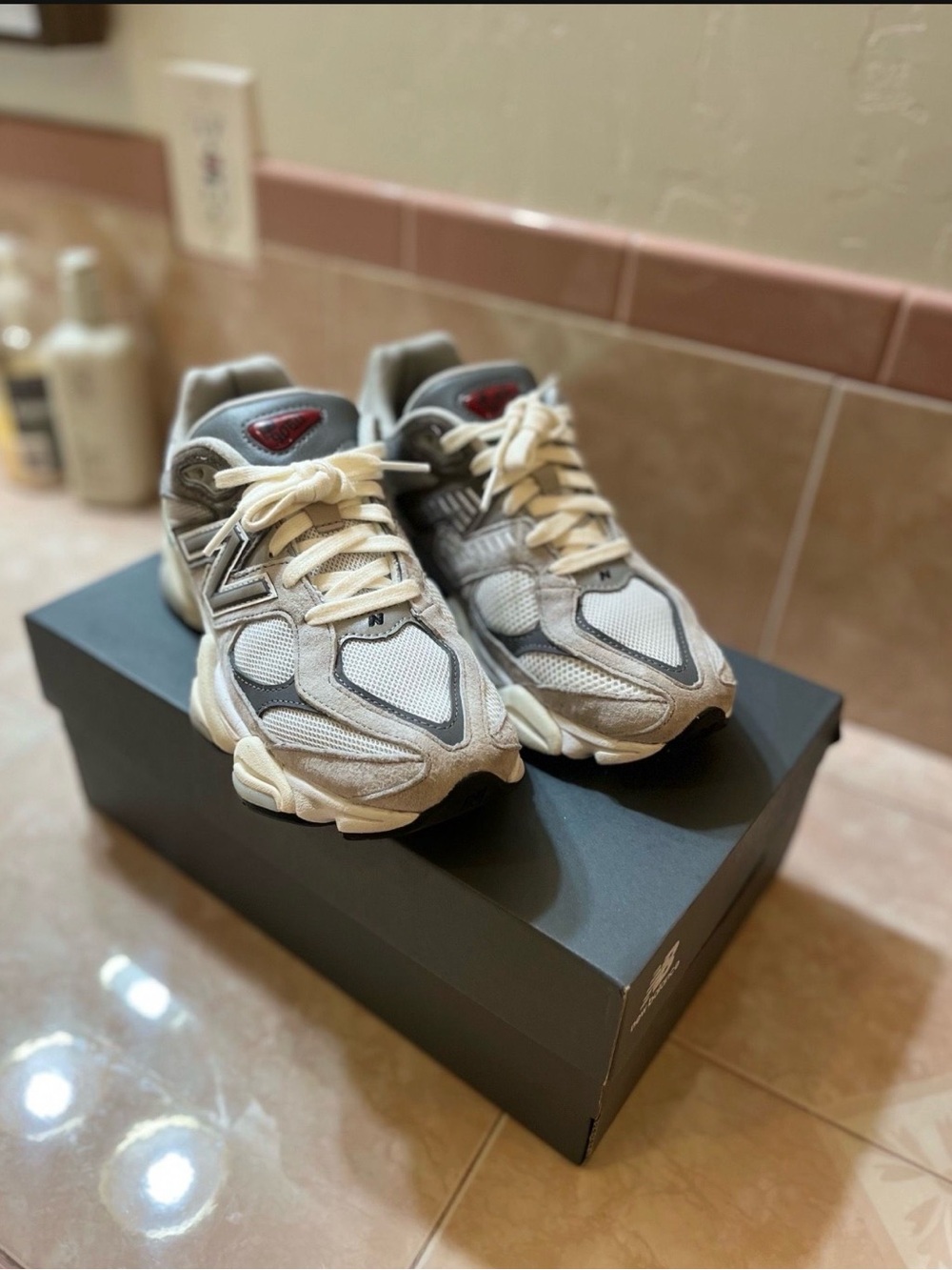 New Balance Women’s' Gray and White Mesh Sneakers - Picture 5 of 7